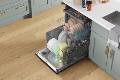 24" Whirlpool Built-In Undercounter Dishwasher in Black - WDTA50SAKB