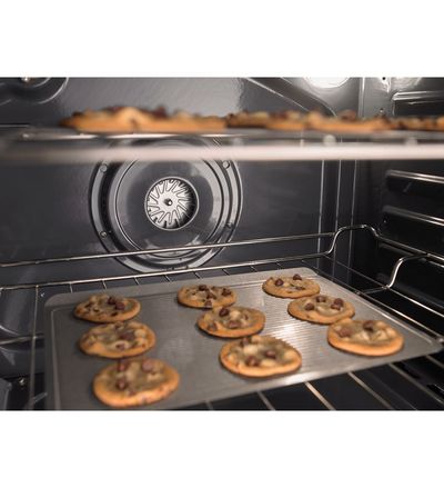 30" Whirlpool 5.8 Cu. Ft. Front Control Gas Range with EZ-2-Lift - WEG745H0FH