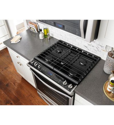 30" Whirlpool 5.8 Cu. Ft. Front Control Gas Range with EZ-2-Lift - WEG745H0FH
