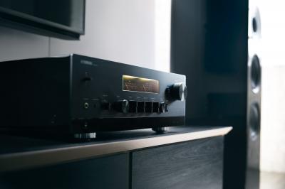 Yamaha Next-Generation Network HiFi Receiver in Black - RN2000A (B)